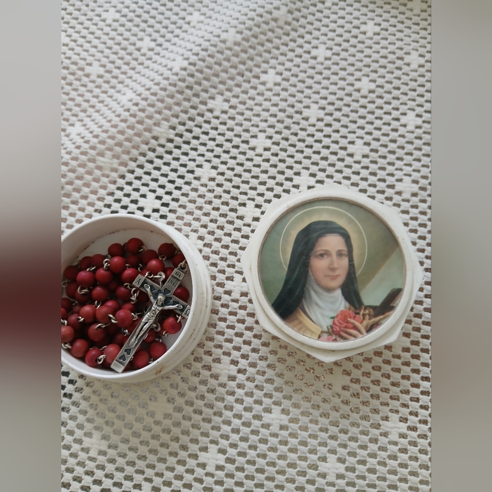St. Theresa Rose Scented Rosary Wood Beads Made In Italy Malco IVintage